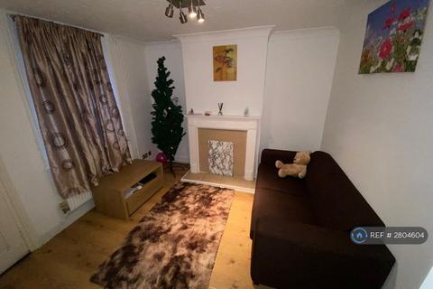 2 bedroom terraced house to rent, Charles Street, Colchester, CO1