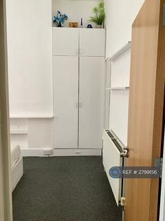 1 bedroom in a house share to rent, Marischal Road, London, SE13