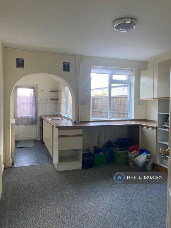 Kitchen / Dining