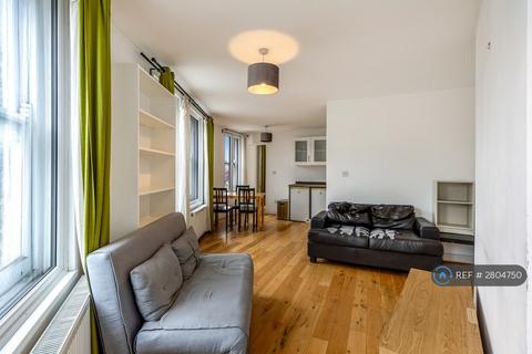 2 bedroom flat to rent, Brockley Cross, London, SE4