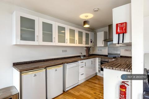 2 bedroom flat to rent, Brockley Cross, London, SE4