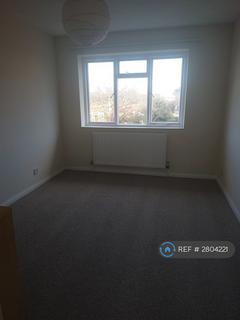 3 bedroom maisonette to rent, Donne Court, London, SE24