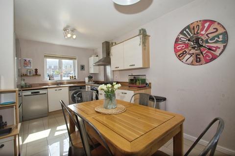 3 bedroom detached house for sale, Lonydd Glas, Llanharan, Pontyclun