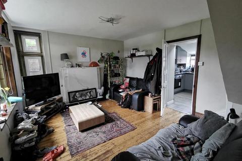 3 bedroom house to rent, 2 Ash Crescent,Headingley, Leeds