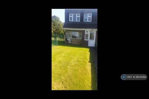 4 bedroom end of terrace house to rent, Western Avenue, Walsall, WS2