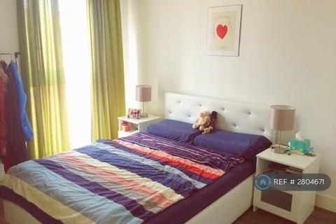 1 bedroom flat to rent, Copenhagen Court, London, SE8