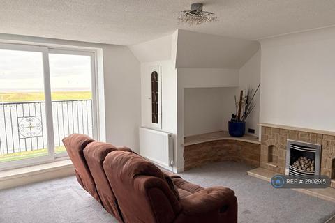 3 bedroom flat to rent, Promenade, Southport, PR9