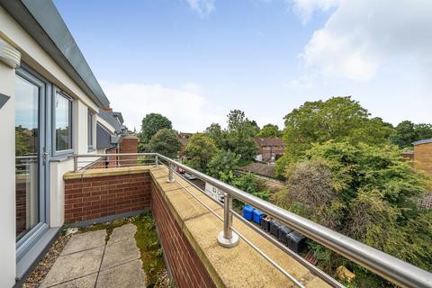 1 bedroom apartment for sale, Courtlands, Maidenhead