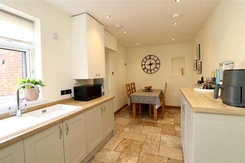 3 bedroom terraced house for sale, West View, North Cliffe, York