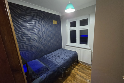 1 bedroom in a house share to rent, Laggan Road, Maidenhead SL6