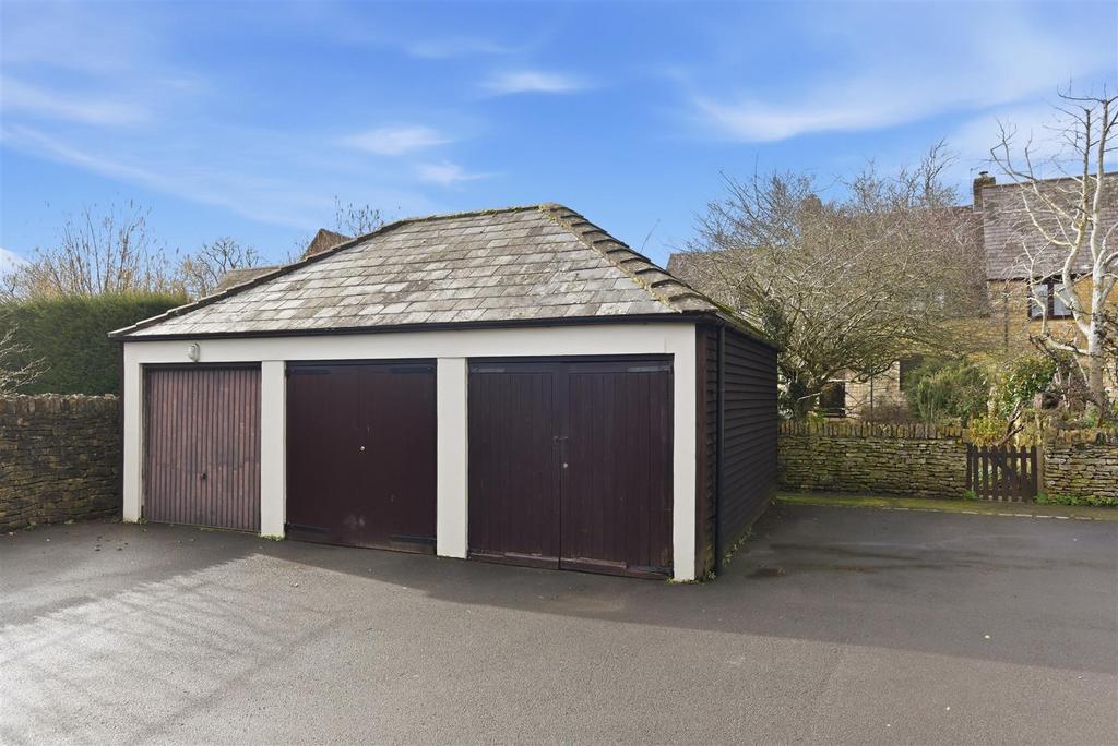 34 Wolds End Close 2128-11.jpg
