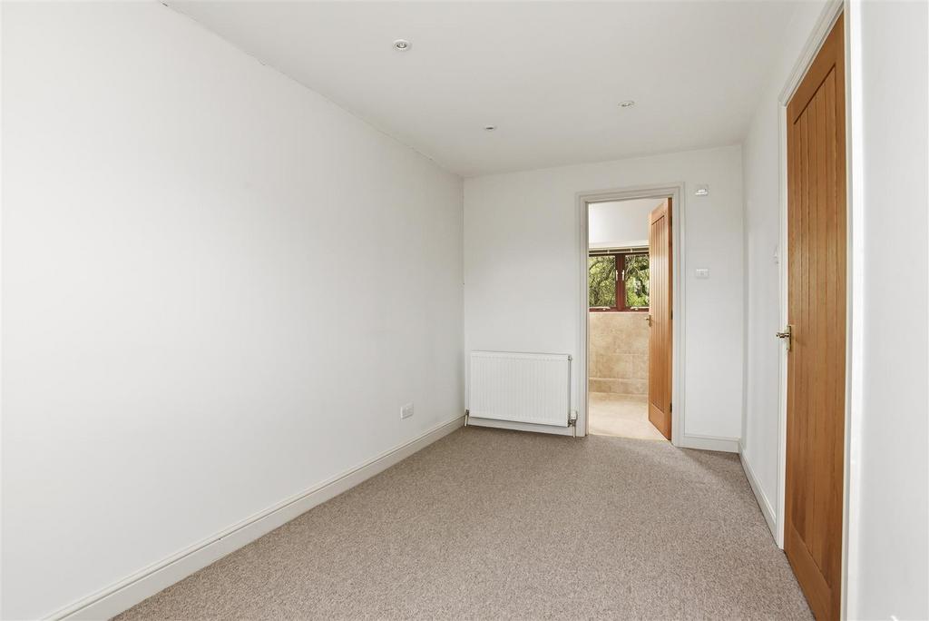 34 Wolds End Close 2128-15.jpg