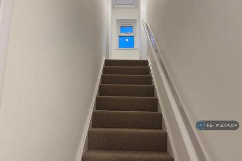 3 bedroom terraced house to rent, Brookfield Road, Wolverhampton, WV8