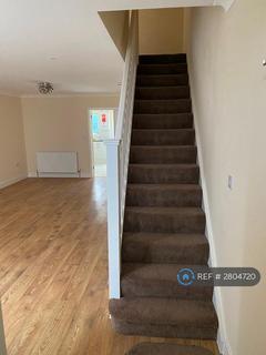 3 bedroom terraced house to rent, Northern Road, Slough, SL2