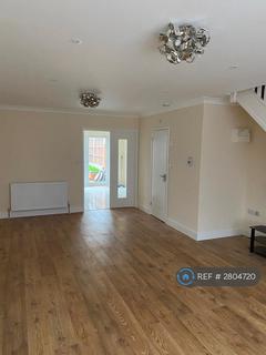3 bedroom terraced house to rent, Northern Road, Slough, SL2