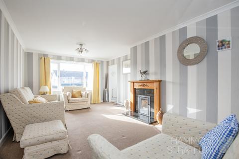 2 bedroom bungalow for sale, Greenacre Road, Hingham