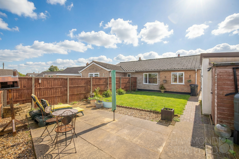 2 bedroom bungalow for sale, Greenacre Road, Hingham
