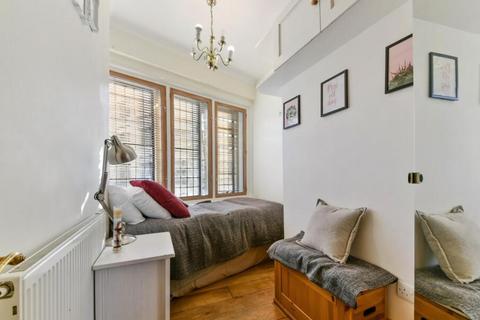 undefined, Cockspur Street, SW1Y