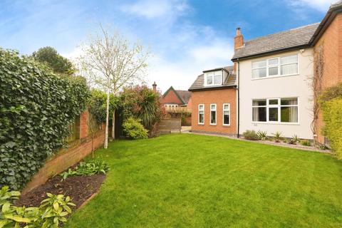 5 bedroom detached house for sale, Aldersyde, York, YO24