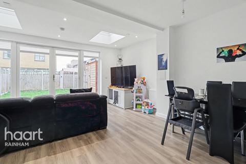 undefined, Bridgend Crescent, Rainham