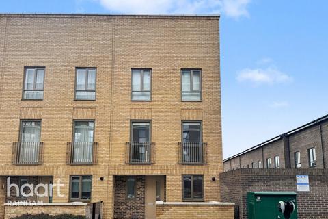 undefined, Bridgend Crescent, Rainham, RM13 8XJ