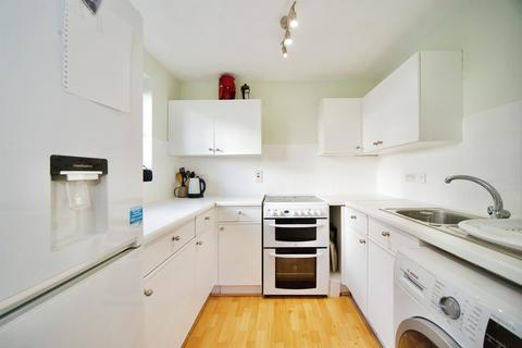 2 bedroom flat for sale, Kelman Close, Waltham Cross