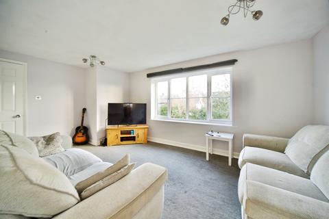 2 bedroom flat for sale, Kelman Close, Waltham Cross