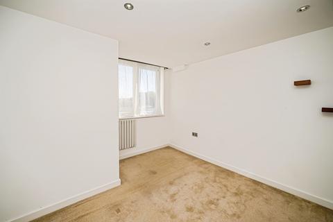 2 bedroom flat for sale, Jansel Square, Aylesbury