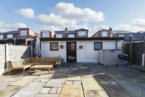 3 bedroom semi-detached house for sale, Overlinks Drive, Salford, M6