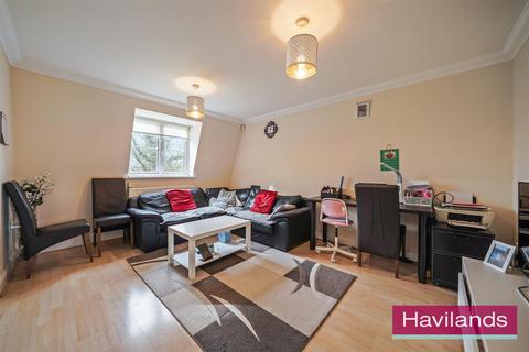 2 bedroom flat for sale, Fontaine Court, Southgate, London