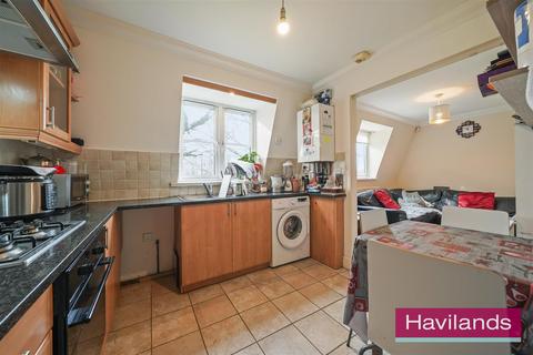 2 bedroom flat for sale, Fontaine Court, Southgate, London