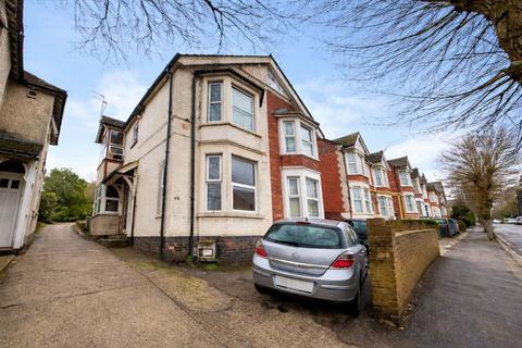 2 bedroom apartment to rent, Priory Avenue, High Wycombe