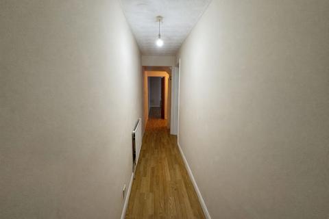 2 bedroom apartment to rent, Priory Avenue, High Wycombe