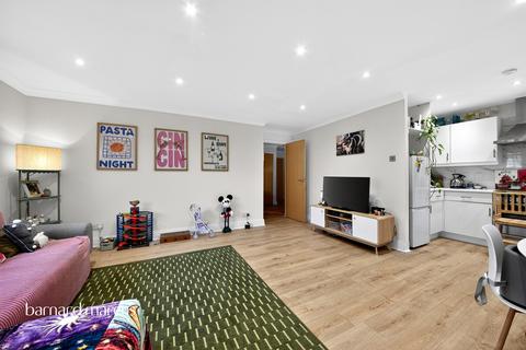 2 bedroom flat for sale, Woodside Lane, London