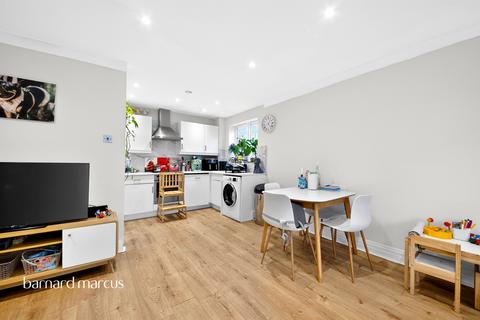 2 bedroom flat for sale, Woodside Lane, London