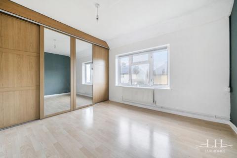 1 bedroom maisonette for sale, Lillechurch Road, Dagenham
