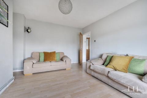 1 bedroom maisonette for sale, Lillechurch Road, Dagenham