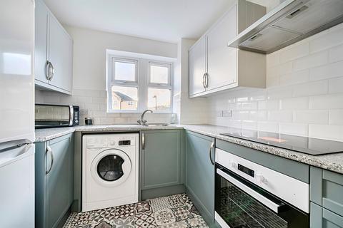 2 bedroom flat for sale, Kirkland Drive, Enfield