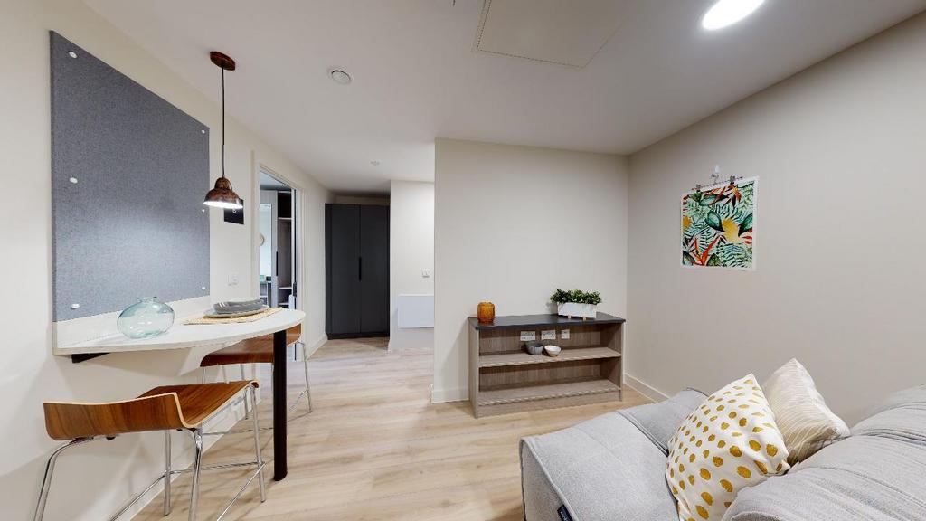 Apartment in Southampton - View 4
