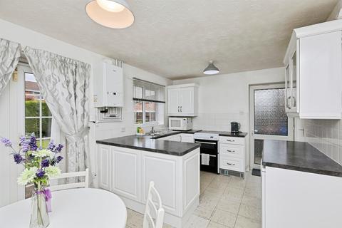 3 bedroom detached house for sale, Dallow Crescent, Burton-On-Trent