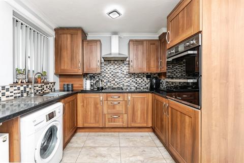 3 bedroom semi-detached house for sale, Clayton Court, Featherstone, Pontefract