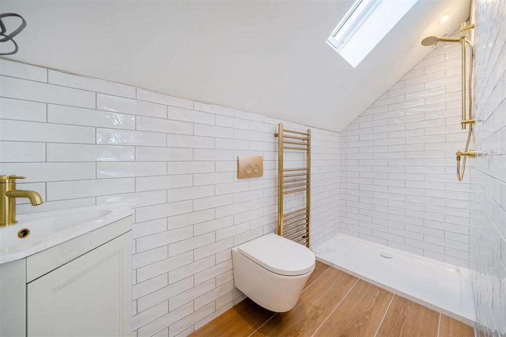 Bedroom 2 En-Suite