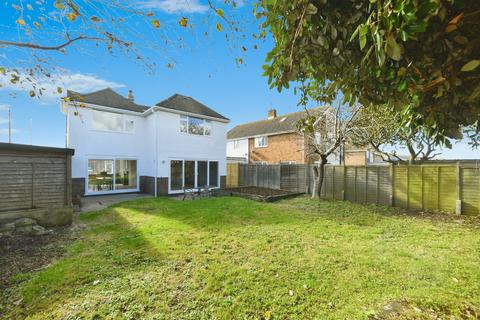4 bedroom detached house for sale, Arundel Road, Peacehaven
