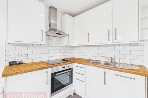 2 bedroom flat to rent, Russell Square, Brighton