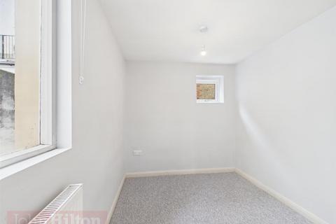 2 bedroom flat to rent, Russell Square, Brighton