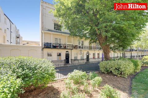 Russell Square, Brighton