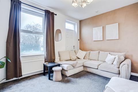 2 bedroom end of terrace house for sale, Belmont Terrace, Thorpe, Wakefield