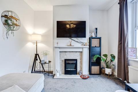 2 bedroom end of terrace house for sale, Belmont Terrace, Thorpe, Wakefield