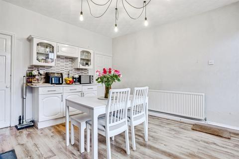 2 bedroom end of terrace house for sale, Belmont Terrace, Thorpe, Wakefield