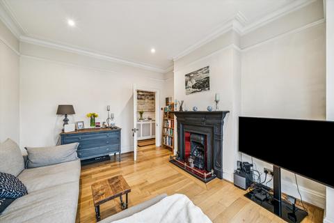 3 bedroom flat to rent, Alwyne Road, London SW19